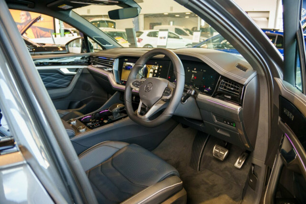 2026 Volkswagen Touareg RC 210TDI Wolfsburg Edition SUV Image 18