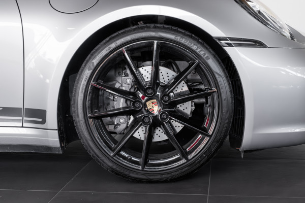 2024 Porsche 911 992 Carrera Coupe image 22