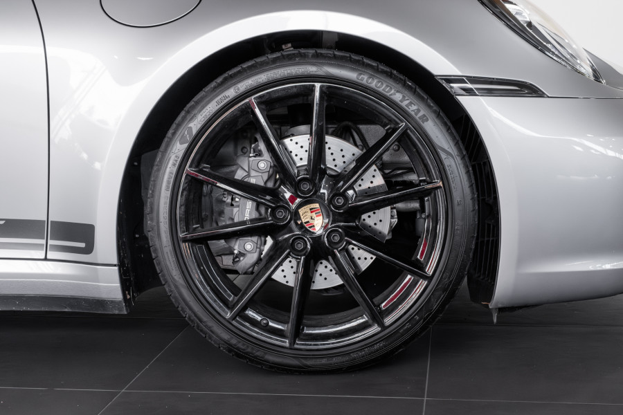 2024 Porsche 911 992 Carrera Coupe