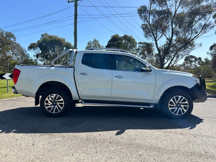 2019 Nissan Navara D23 Series 3 ST-X King Cab Pickup Image 9