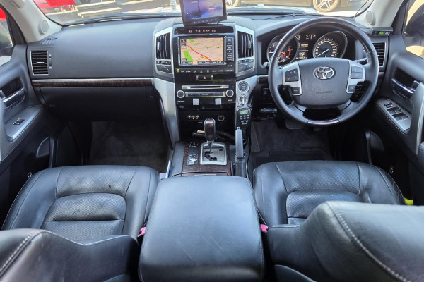 2012 MY10 Toyota LandCruiser VDJ200R Sahara SUV Image 23
