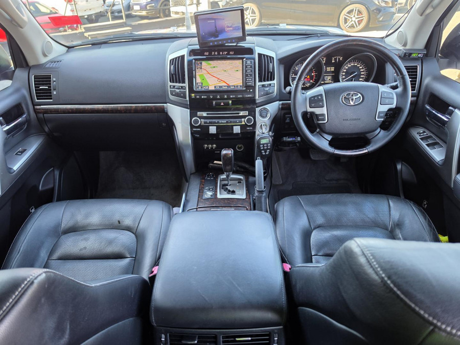 2012 MY10 Toyota LandCruiser VDJ200R Sahara SUV Image 23