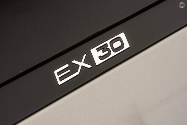 2026 Volvo EX30  Single Motor Extended Range Ultra SUV Image 12