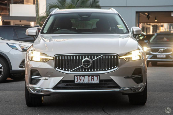 2023 Volvo XC60  Ultimate B5 Bright SUV Image 4