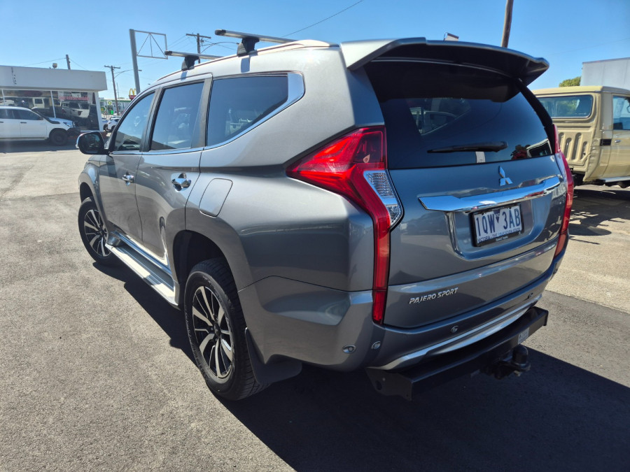 2018 Mitsubishi Pajero Sport QE Exceed SUV Image 8