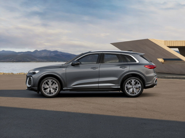 2025 MY26 Audi Q5 GU TFSI 200kW sport SUV image 3