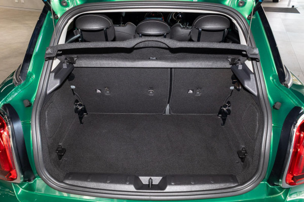2023 MINI Cooper F55 LCI-2 C Classic Hatch image 14