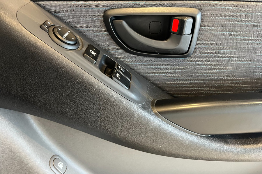 2017 Hyundai iLoad TQ3-V Series II  Van Image 13