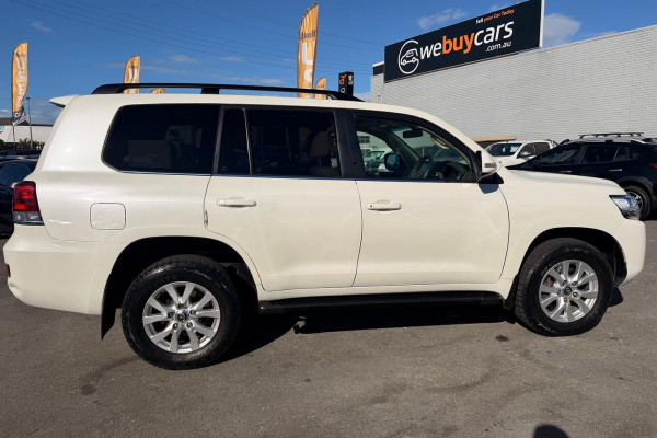2016 Toyota LandCruiser VDJ200R VX SUV Image 5