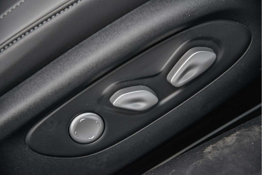 2026 MG IM5 P12L Premium Hatch Image 14