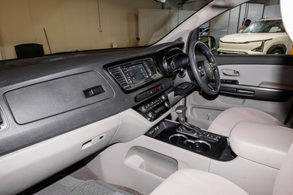 2018 MY19 Kia Carnival YP S Van image 8