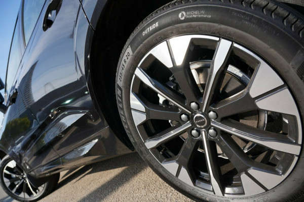 2026 Volvo XC60 UZ Ultra B5 Dark SUV Image 4