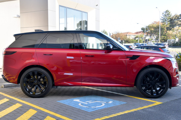 2026 Land Rover Range Rover Sport L461 D300 Dynamic SE SUV image 3