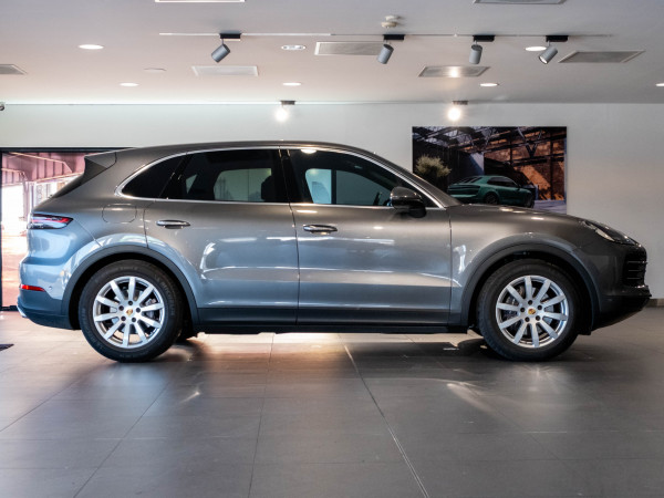 2022 MY23 Porsche Cayenne SUV image 7