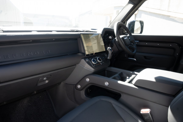 2026 Land Rover Defender L663 110 D350 X-Dynamic SE SUV image 7