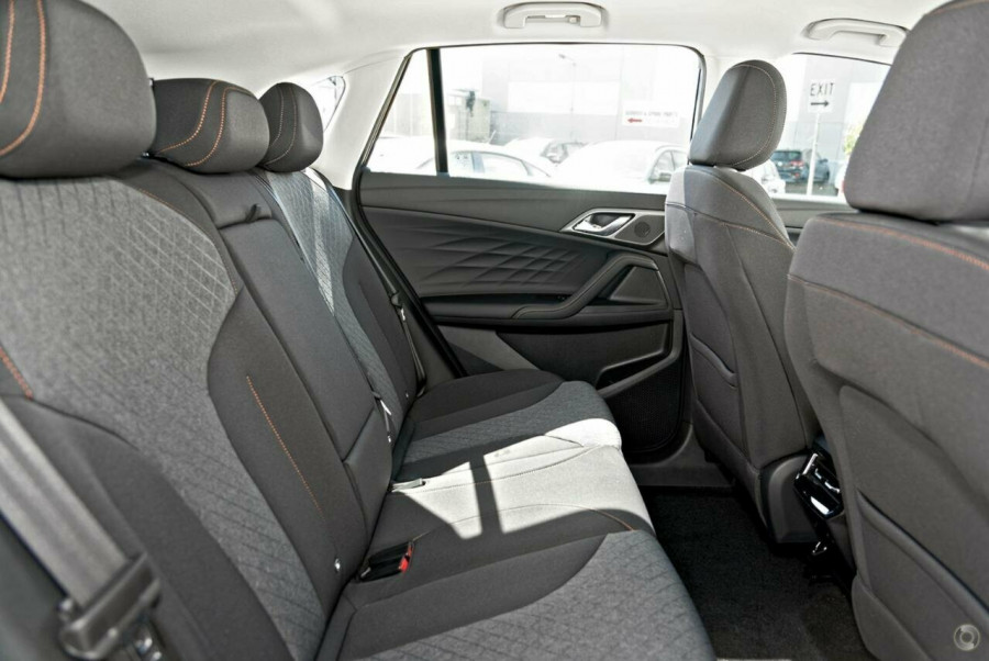 2024 MY24.5 MG HS AS33 Vibe SUV Image 8
