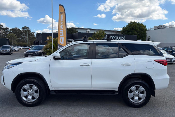 2017 Toyota Fortuner GUN156R GX SUV Image 9