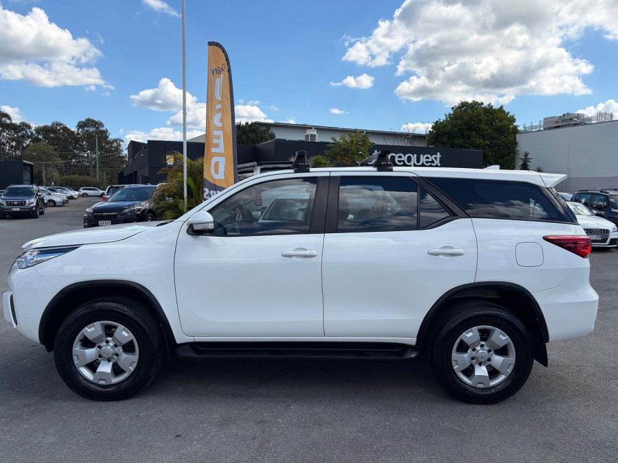 2017 Toyota Fortuner GUN156R GX SUV Image 9