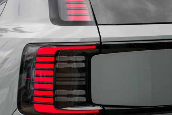2024 MY25 Volvo EX30  Single Motor Extended Range Ultra SUV Image 12