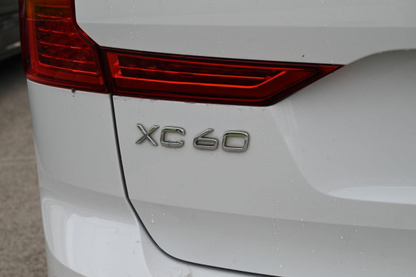 2019 MY20 Volvo XC60 UZ D4 Momentum SUV Image 8