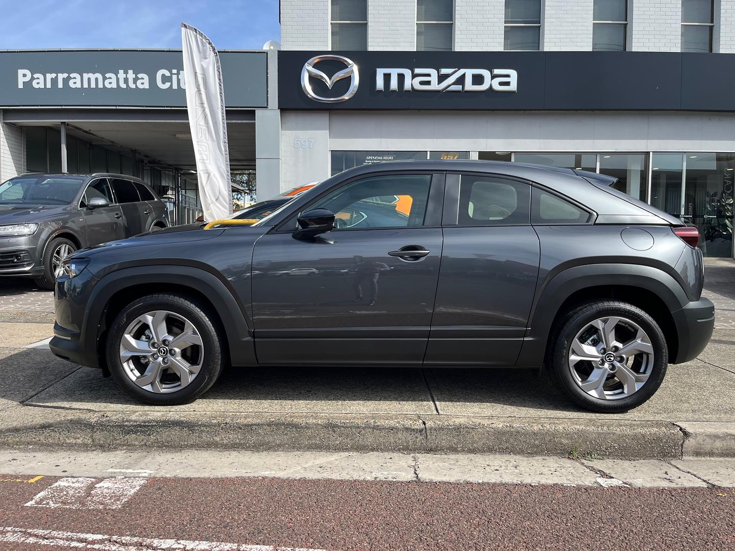 2023 Mazda MX-30 DR Series G20e Evolve SUV Image 4