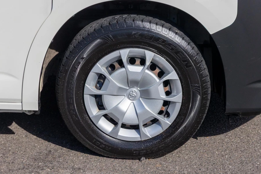 2022 Toyota HiAce GDH300R  Van Image 20