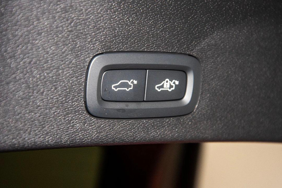2024 Volvo C40  Recharge SUV Image 20