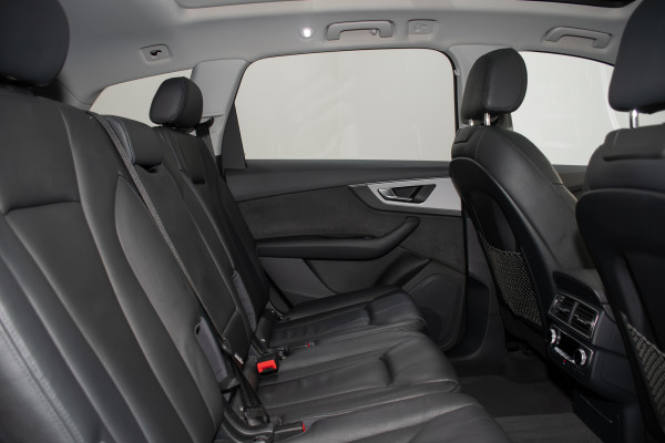 2016 Audi Q7 4M TDI SUV image 3