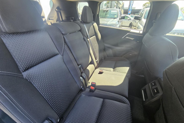 2025 Mitsubishi Outlander ZM LS SUV Image 13