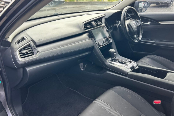 2018 Honda Civic 10th Gen VTi-L Sedan Image 11