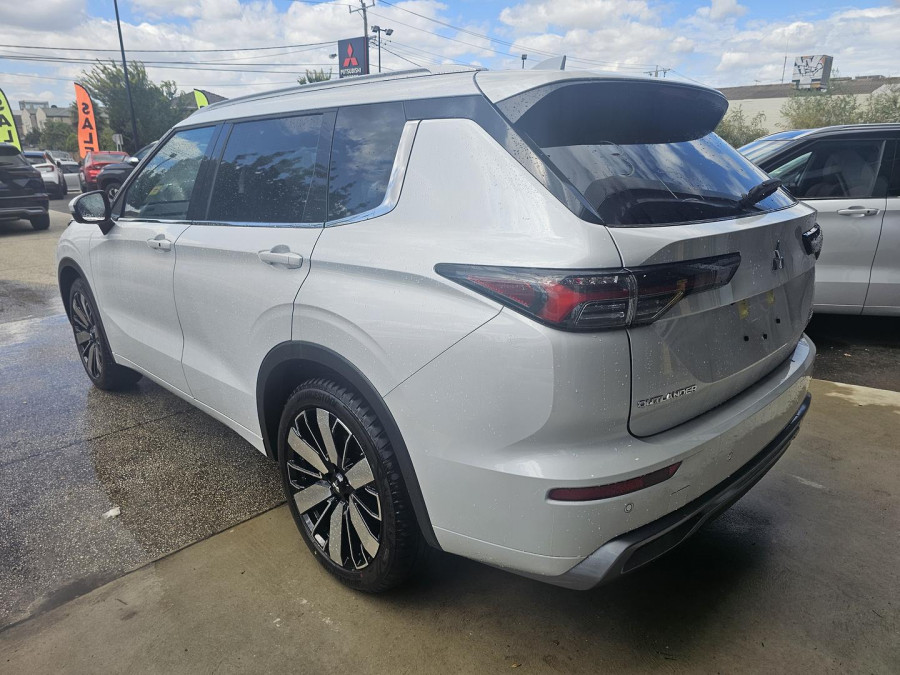 2025 Mitsubishi Outlander ZM Exceed SUV Image 4