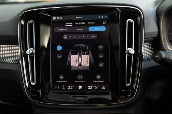2026 Volvo EX40  Ultra Twin Motor Performance SUV Image 26