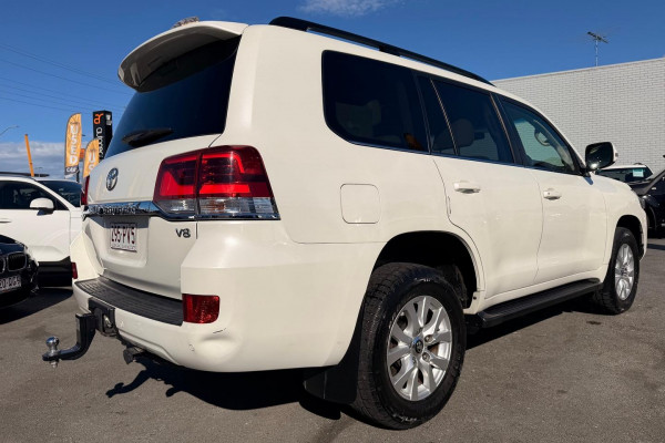 2016 Toyota LandCruiser VDJ200R VX SUV Image 6