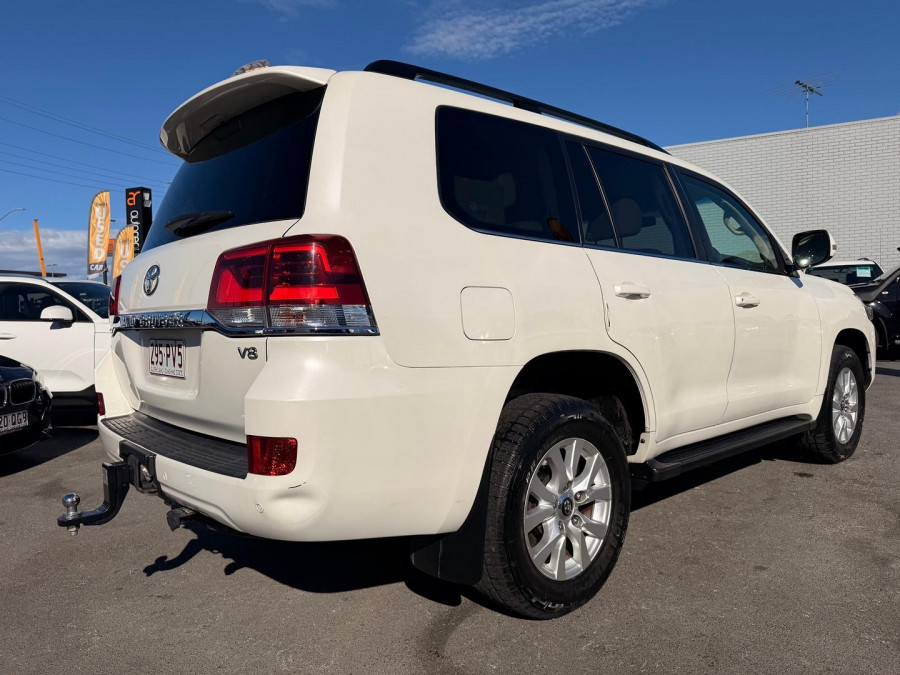 2016 Toyota LandCruiser VDJ200R VX SUV Image 6