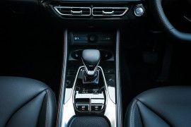 2025 MG HS AS33 Essence SUV
