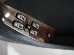 2001 Mercedes-Benz S500 V220 Sedan