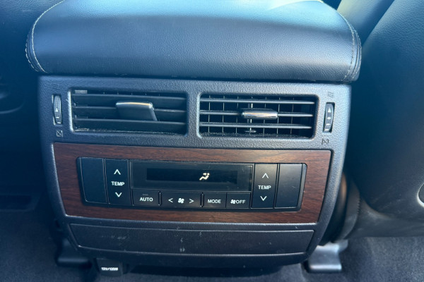 2019 Toyota LandCruiser VDJ200R VX SUV Image 12