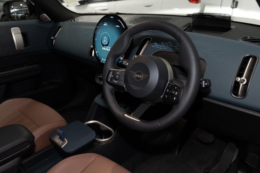 2026 MINI Countryman U25 SE Favoured SUV