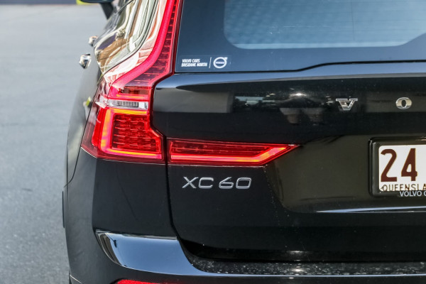 2021 Volvo XC60  T6 R-Design SUV Image 4