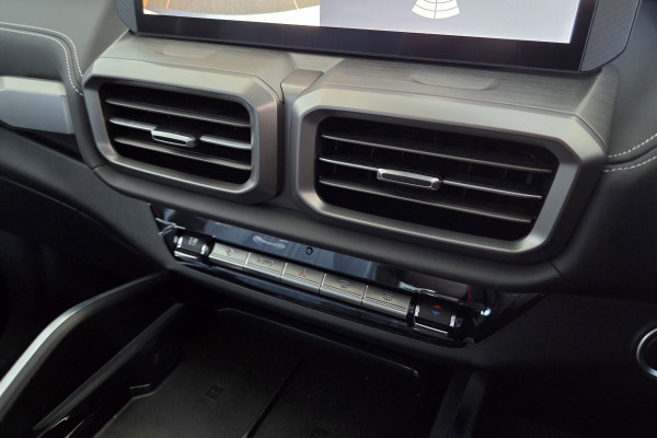 2026 MY25 LDV D90 SV9A Executive SUV Image 17