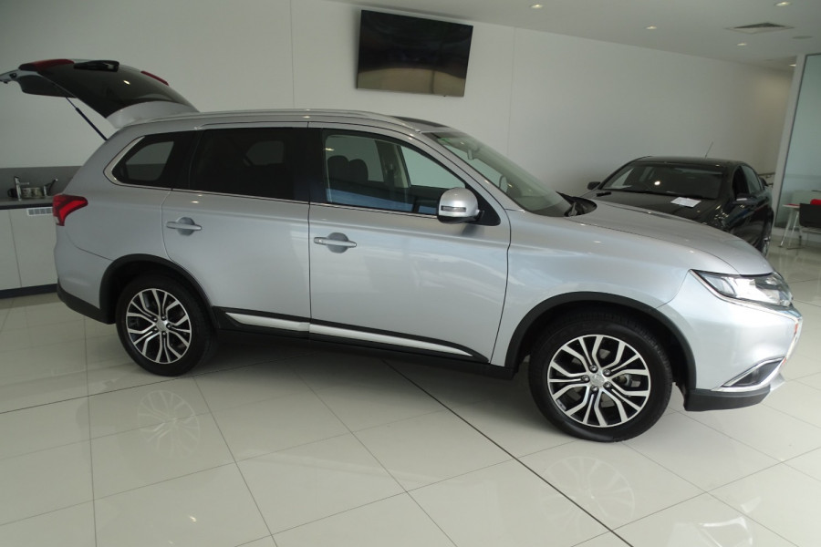 2017 Mitsubishi Outlander ZK LS SUV Image 9