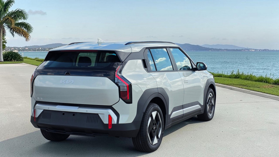2026 Kia EV3 SV Air Long Range SUV Image 4