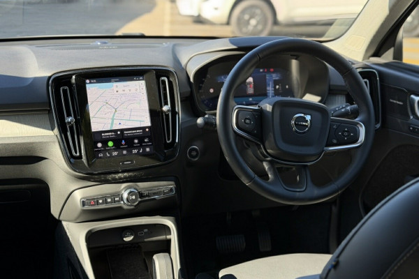 2025 Volvo XC40 XZ Plus B4 SUV Image 11