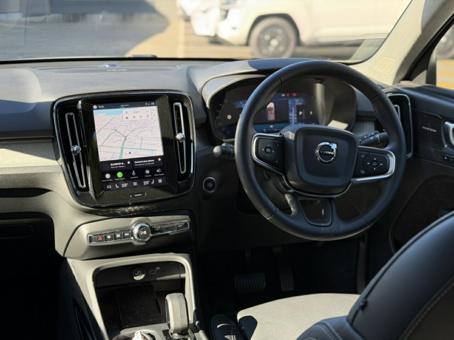 2025 Volvo XC40 XZ Plus B4 SUV Image 11