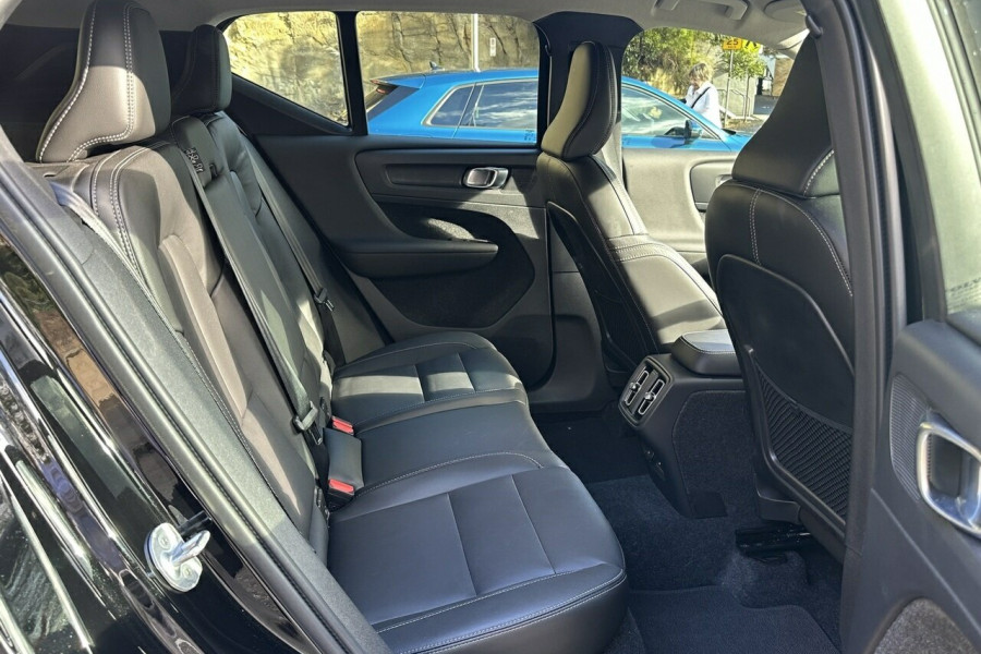 2025 Volvo XC40 XZ Plus B4 SUV Image 15