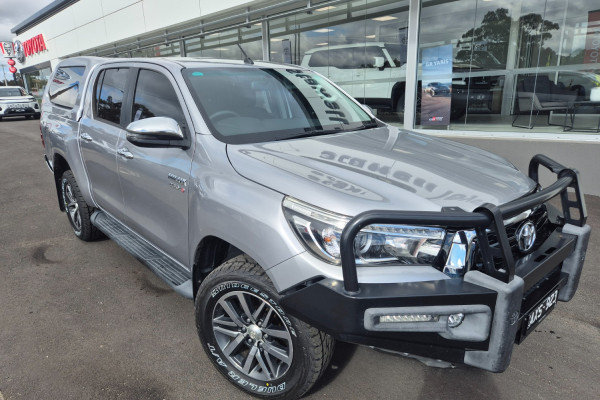 2018 Toyota HiLux  SR5 Double Cab Pick Up Image 3