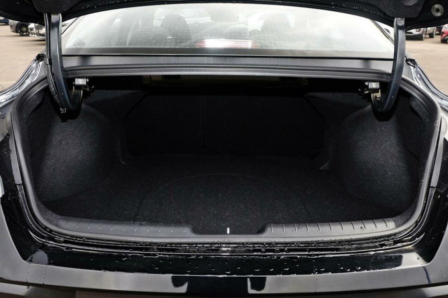 2025 Hyundai i30 CN7.V2  Sedan Image 9