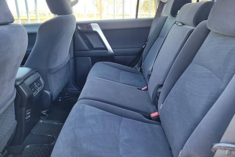 2019 Toyota LandCruiser Prado GDJ150R GX SUV Image 21