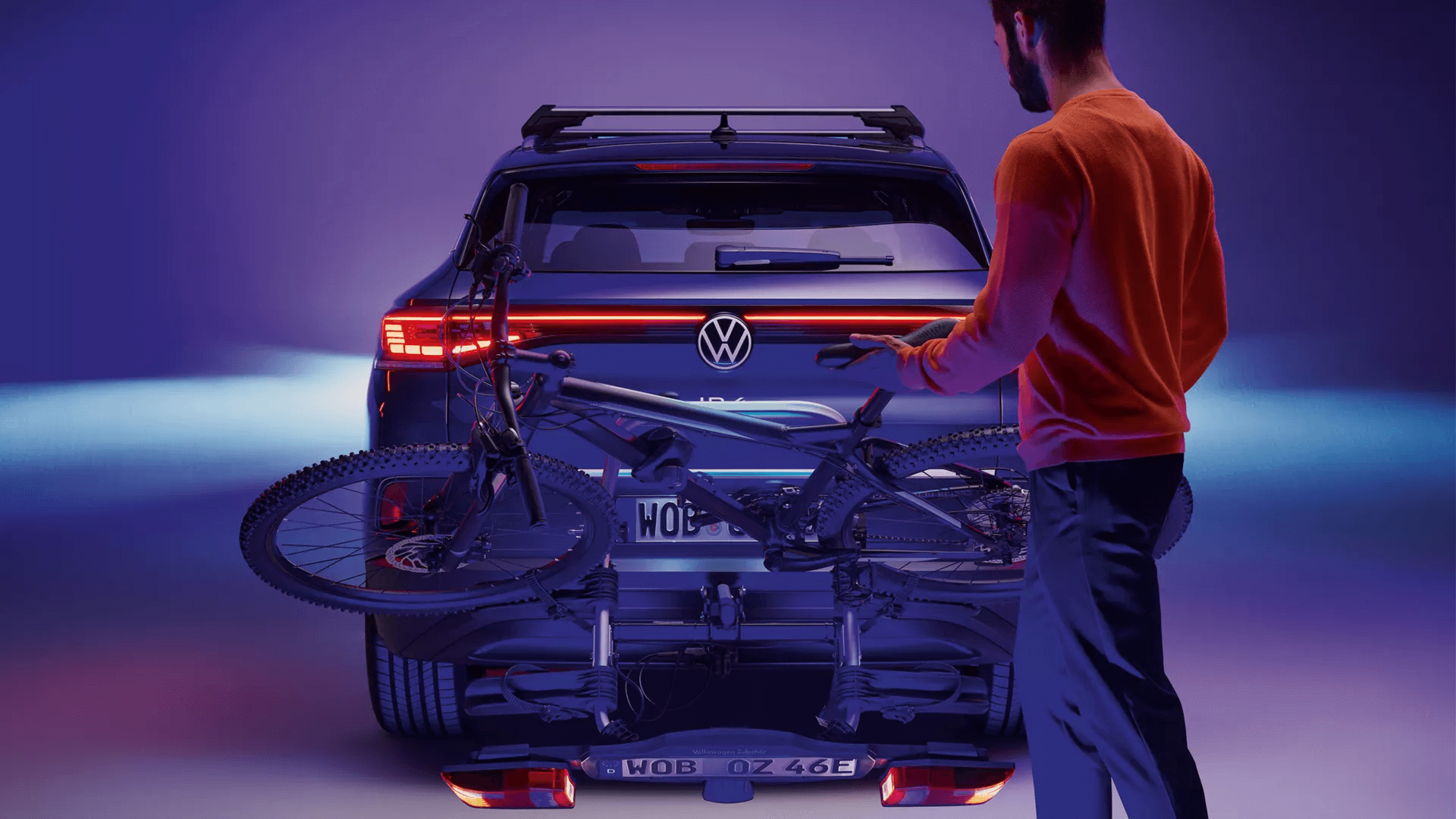 Towbar mounted bike carrier