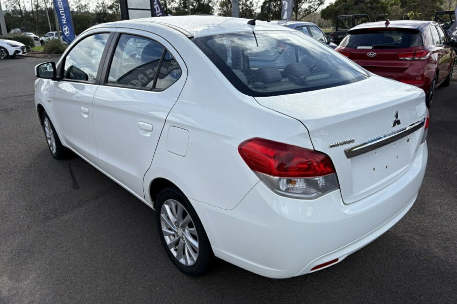 2014 MY15 Mitsubishi Mirage LA ES Sedan Image 8